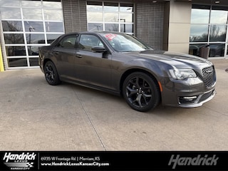 2023 Chrysler 300 Touring L Sedan