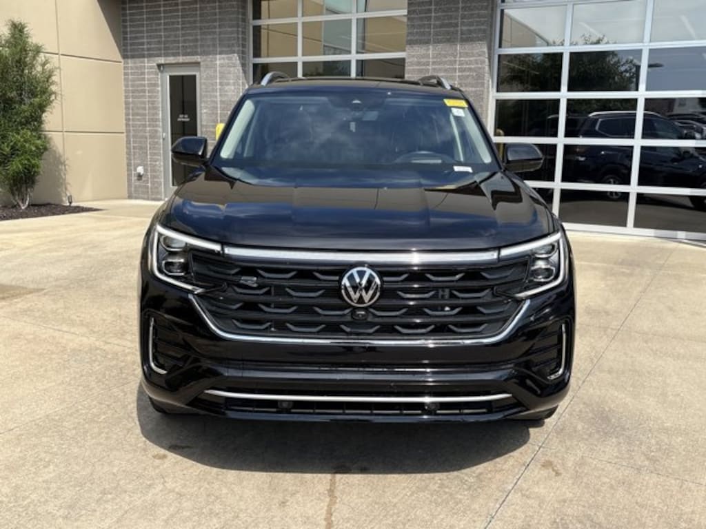 Used 2024 Volkswagen Atlas 2.0T SEL Premium R-Line SUV
