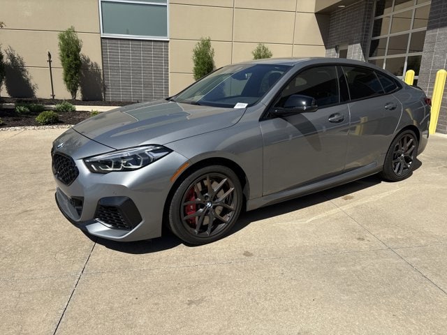 2024 BMW 2 Series M235i xDrive photo 2