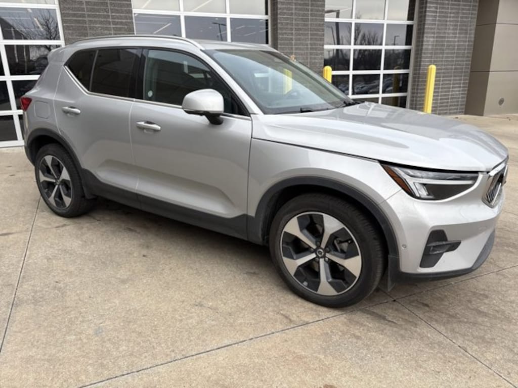 Used 2025 Volvo XC40 Plus Bright Theme SUV