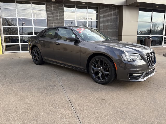 Used 2023 Chrysler 300 Touring L with VIN 2C3CCADG5PH590062 for sale in Kansas City