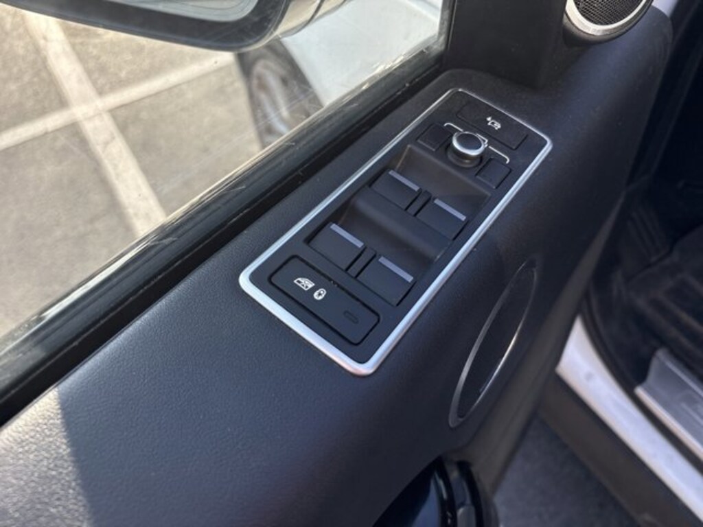 Used 2023 Land Rover Defender X-Dynamic SE SUV