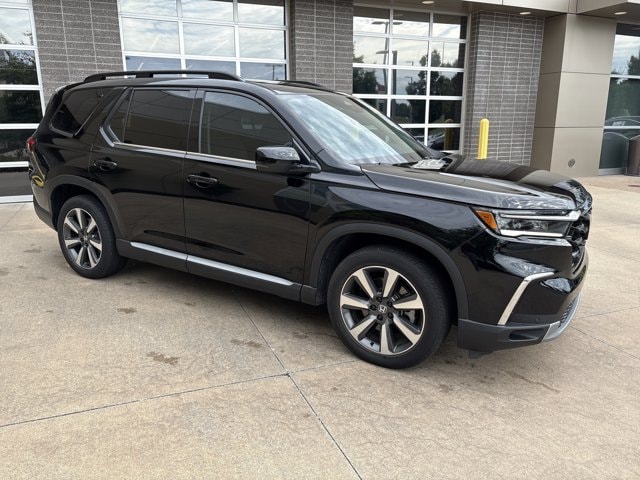 Used 2025 Honda Pilot Elite with VIN 5FNYG1H8XSB102117 for sale in Kansas City