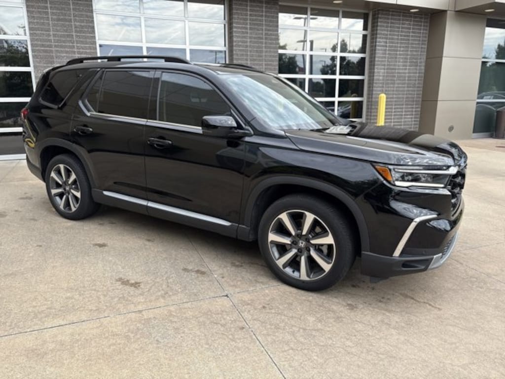 Used 2025 Honda Pilot Elite SUV