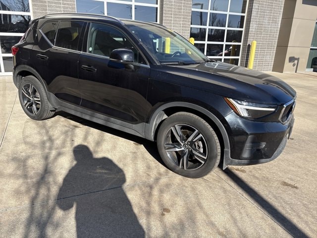 Used 2025 Volvo XC40 Core with VIN YV4L12UJ9S2558023 for sale in Kansas City
