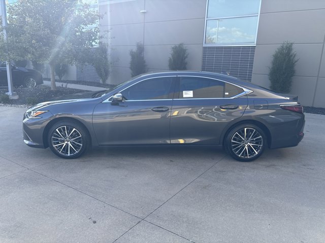 2025 Lexus ES 350 photo 4