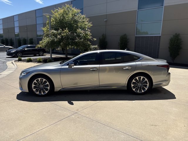 2021 LEXUS LS LS 500 photo 4