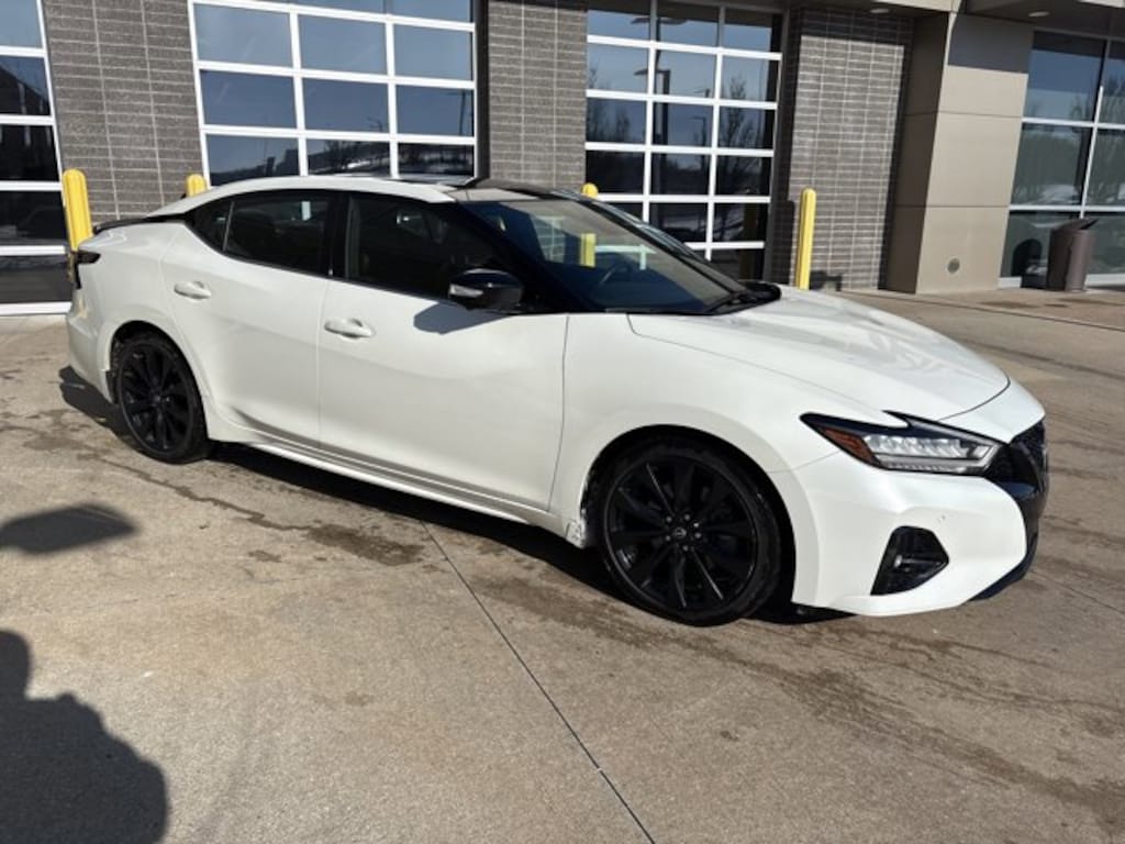 Used 2023 Nissan Maxima SR Sedan