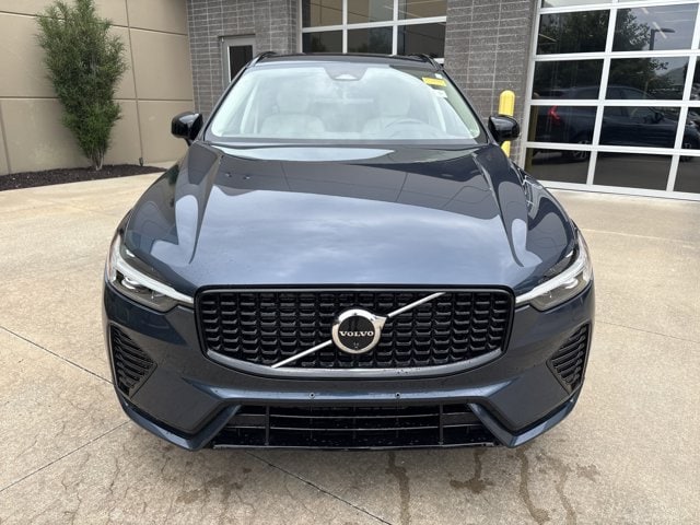 Volvo XC60 Plus Dark Theme