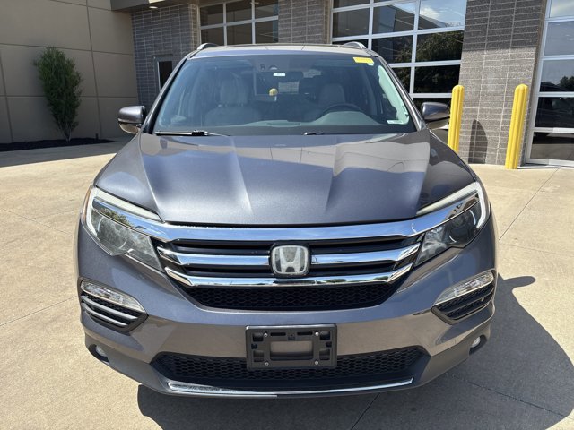 2016 Honda Pilot Elite photo 2