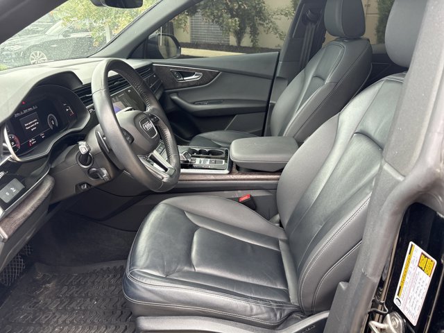 2020 Audi Q8 Premium photo 2