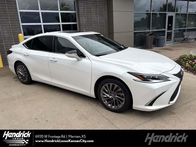 2025 Lexus ES 300h 300h Ultra Luxury's photo