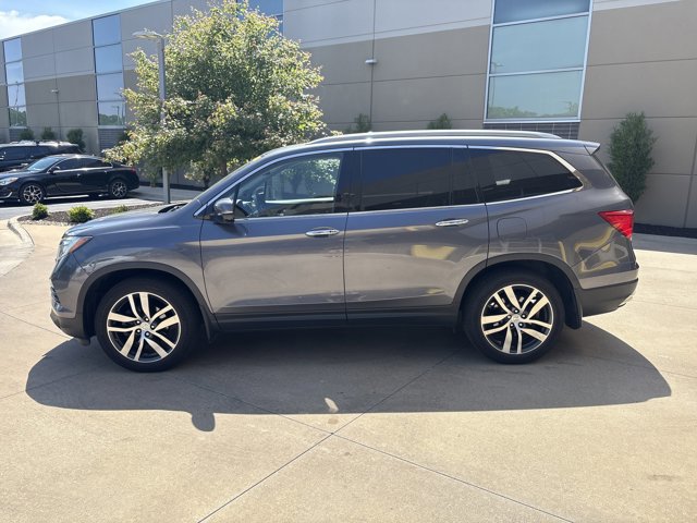 2016 Honda Pilot Elite photo 5