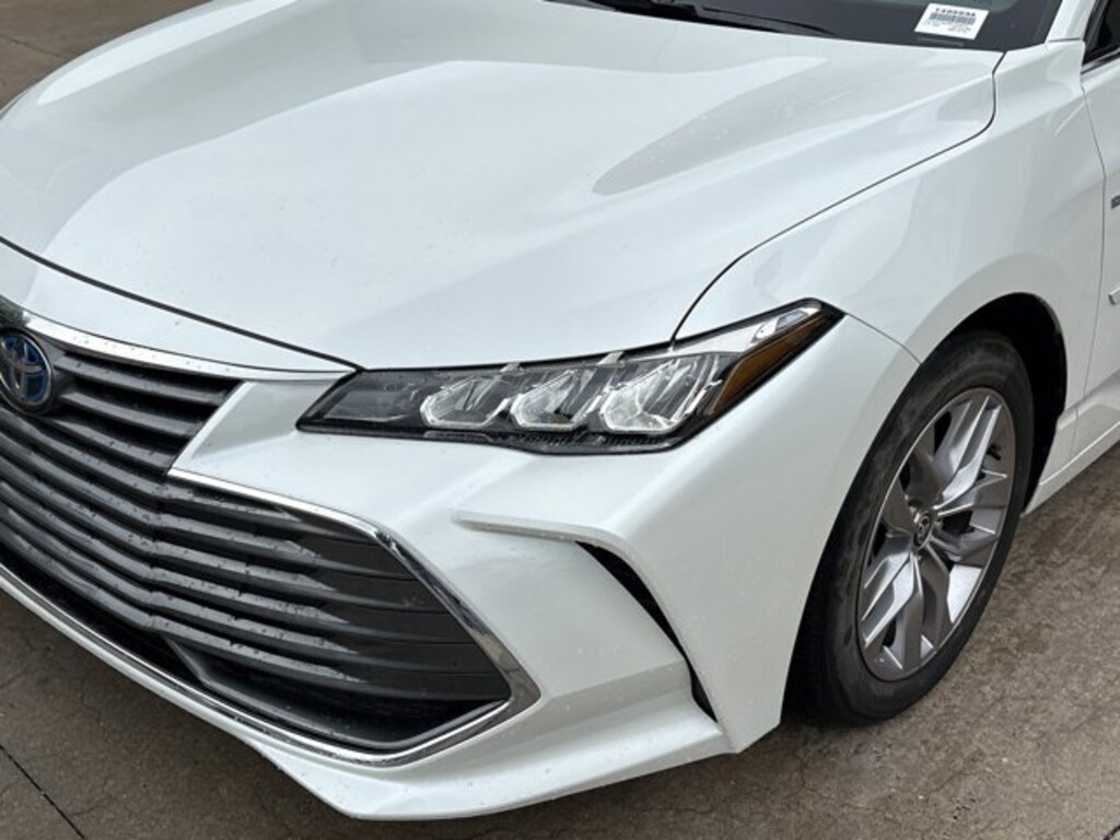 Used 2021 Toyota Avalon Hybrid XLE Sedan