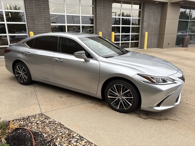 Used 2023 Lexus ES Hybrid 300h with VIN 58ADA1C13PU033705 for sale in Kansas City