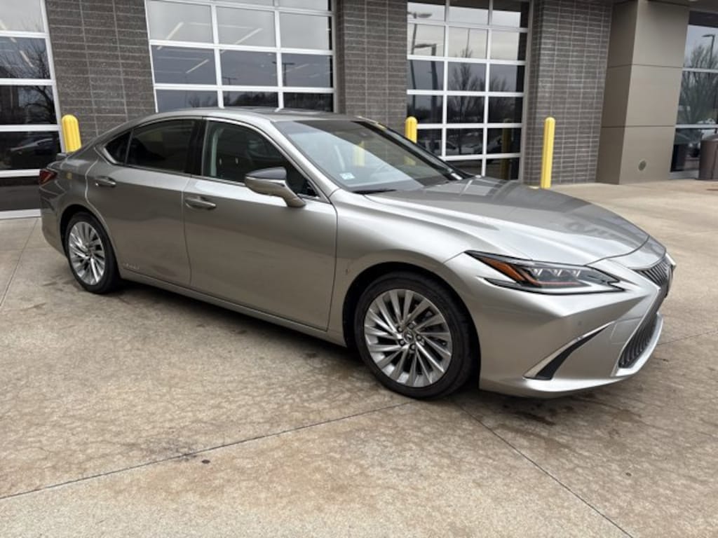 Used 2019 Lexus ES ES 300h Luxury Sedan