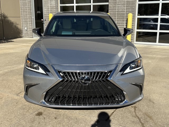 2025 Lexus ES 350 photo 2