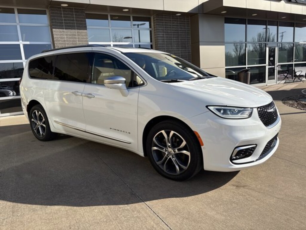 Used 2021 Chrysler Pacifica Pinnacle Van Passenger Van