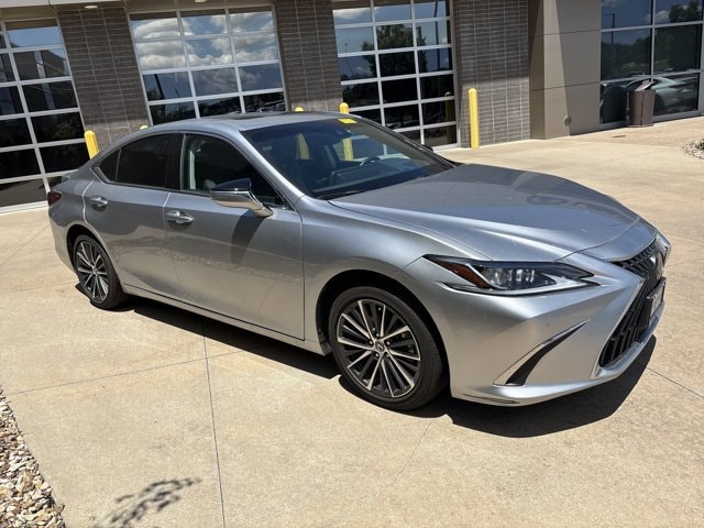 Used 2024 Lexus ES Hybrid 300h with VIN 58ADA1C18RU046551 for sale in Kansas City