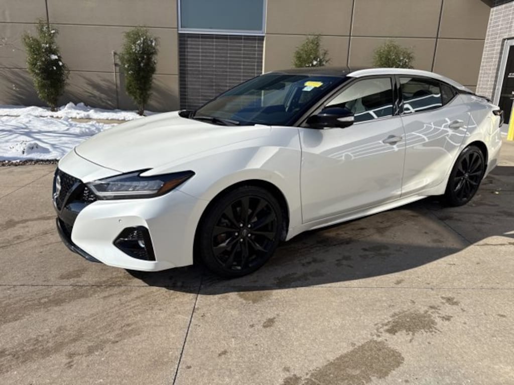 Used 2023 Nissan Maxima SR Sedan