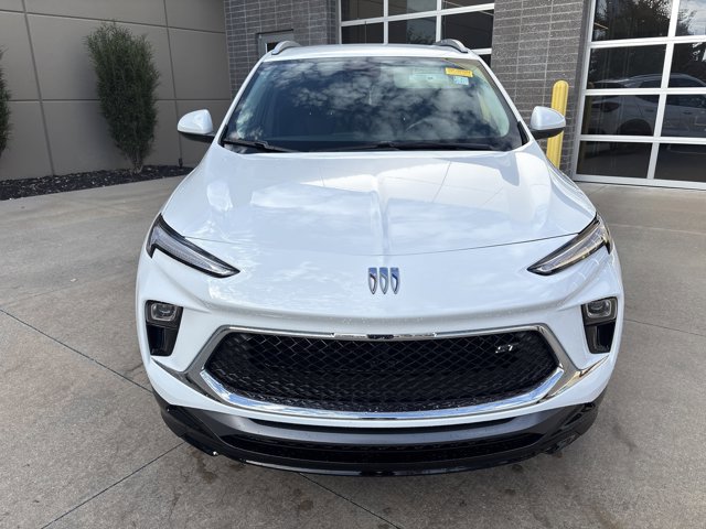 2025 Buick Encore GX Sport Touring photo 3