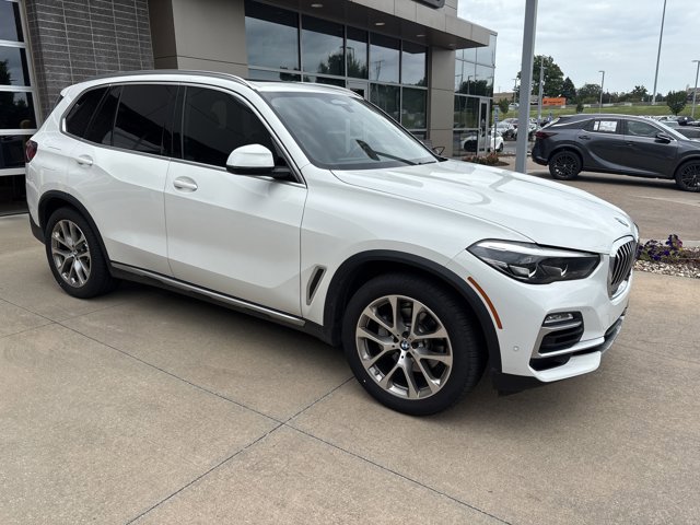 Used 2021 BMW X5 40i with VIN 5UXCR6C04M9E04164 for sale in Kansas City