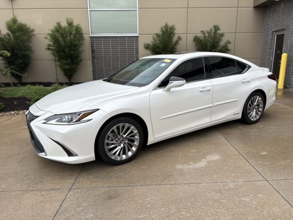 Used 2022 Lexus ES ES 300h Luxury Sedan