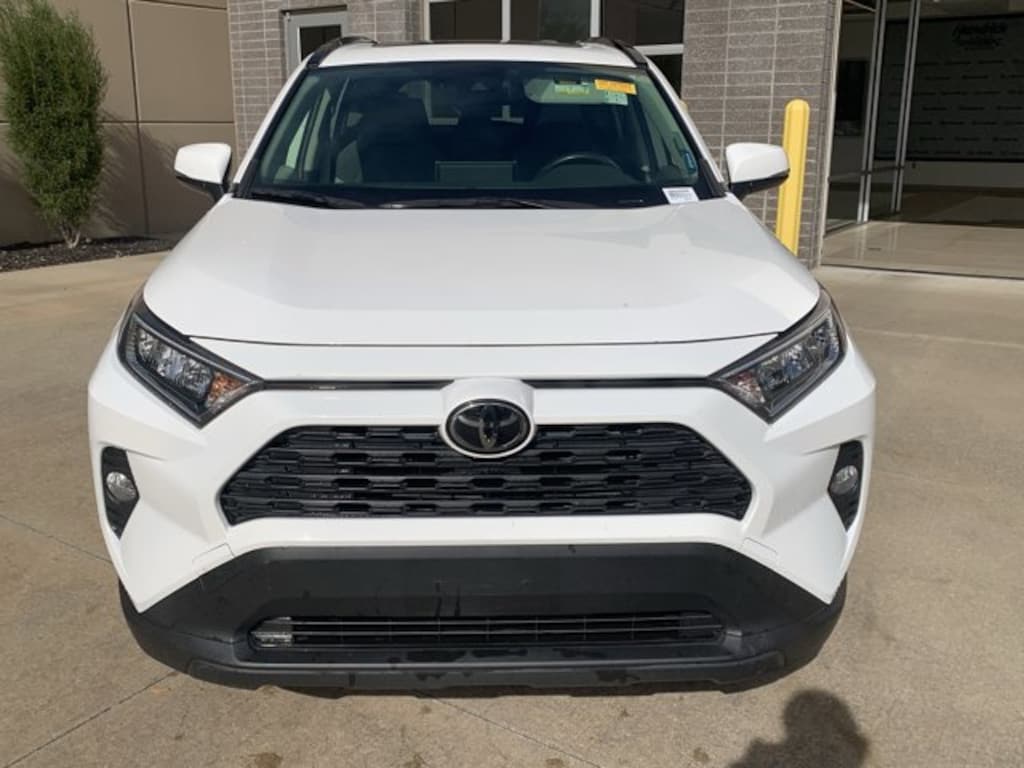Used 2020 Toyota RAV4 XLE SUV