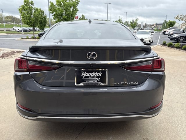 2023 LEXUS ES 250 AWD photo 3