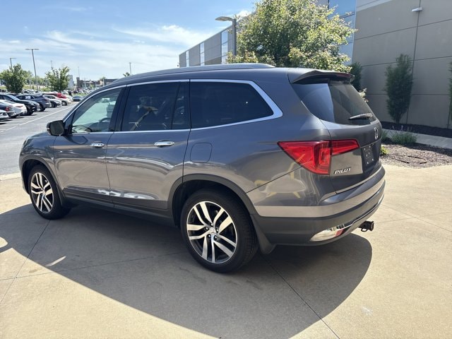 2016 Honda Pilot Elite photo 6