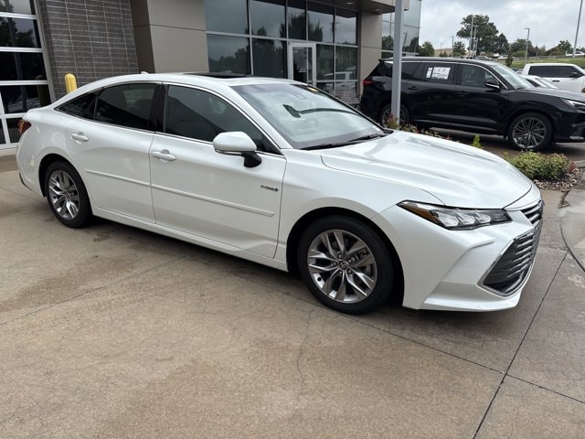 Used 2021 Toyota Avalon XLE with VIN 4T1AA1AB2MU002642 for sale in Kansas City