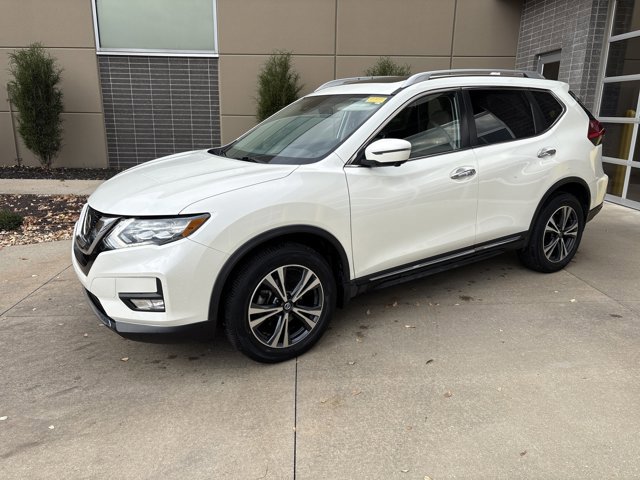 2017 Nissan Rogue SL photo 3