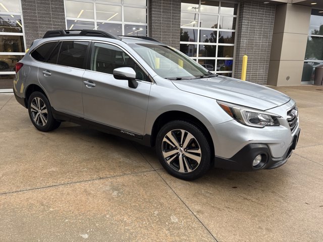 Used 2019 Subaru Outback Limited with VIN 4S4BSEJC6K3223360 for sale in Kansas City