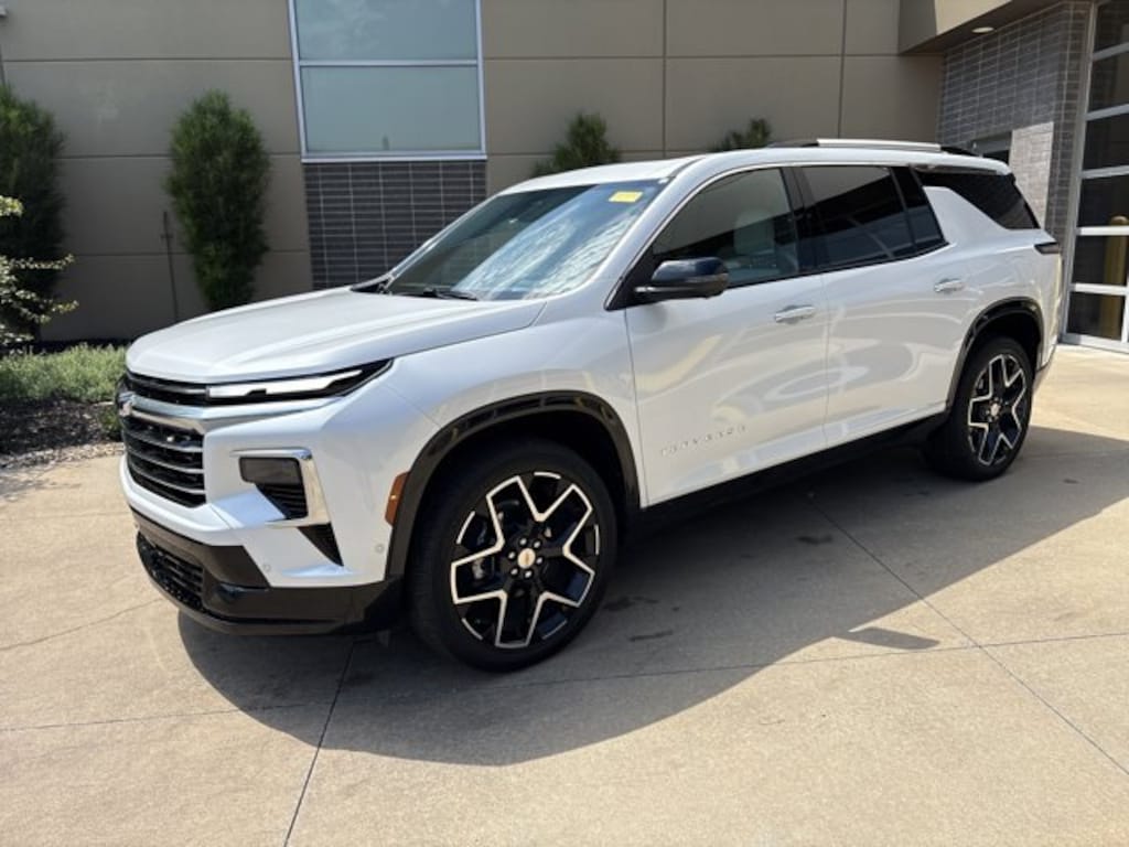 Used 2025 Chevrolet Traverse AWD High Country SUV