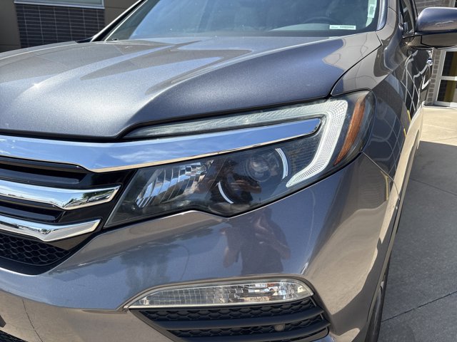 2016 Honda Pilot Elite photo 4