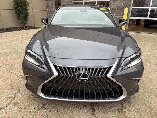 2024 Lexus ES 300h Ultra Luxury photo 2