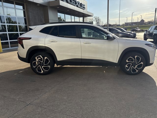 2025 Chevrolet Trax 2RS photo 2