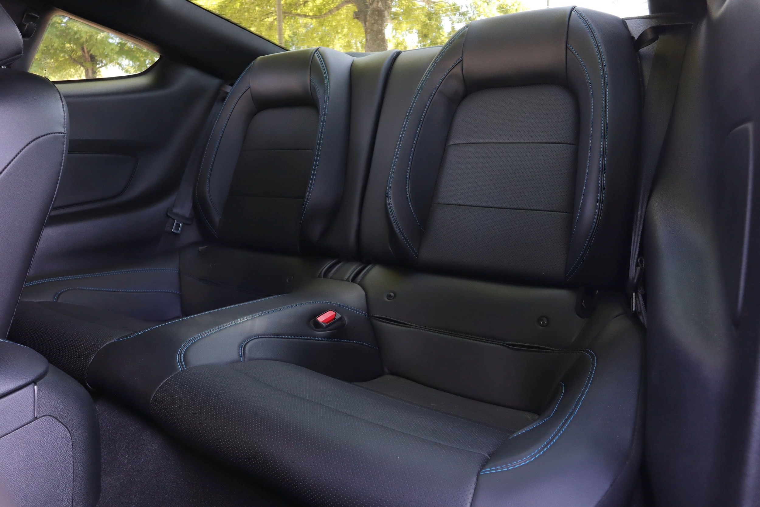 2022 Ford Mustang GT Premium photo 3