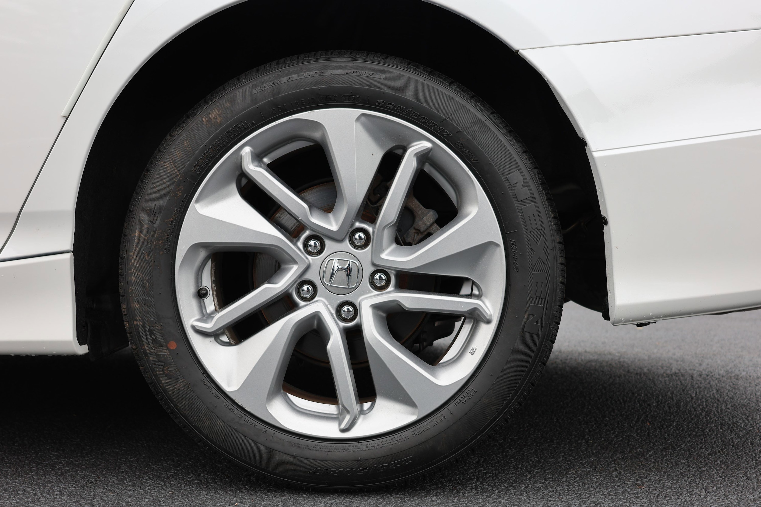 2018 Honda Accord LX 1.5T photo 4