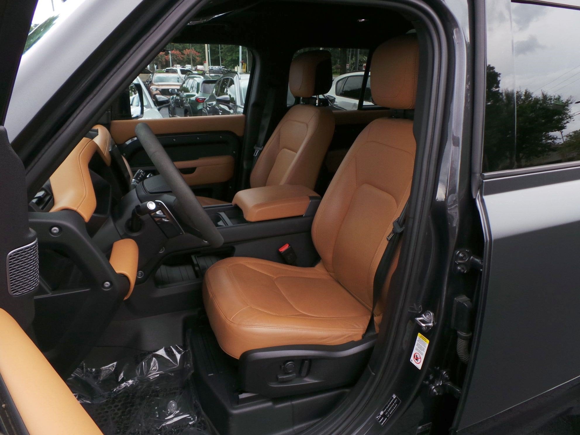 2023 Land Rover Defender V8