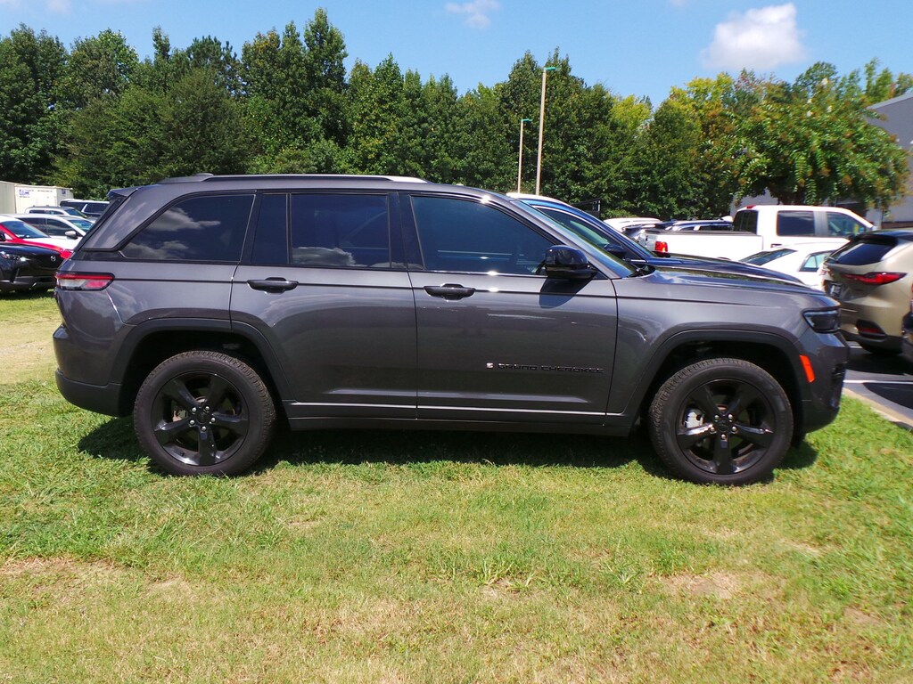 Used 2025 Jeep Grand Cherokee Limited SUV