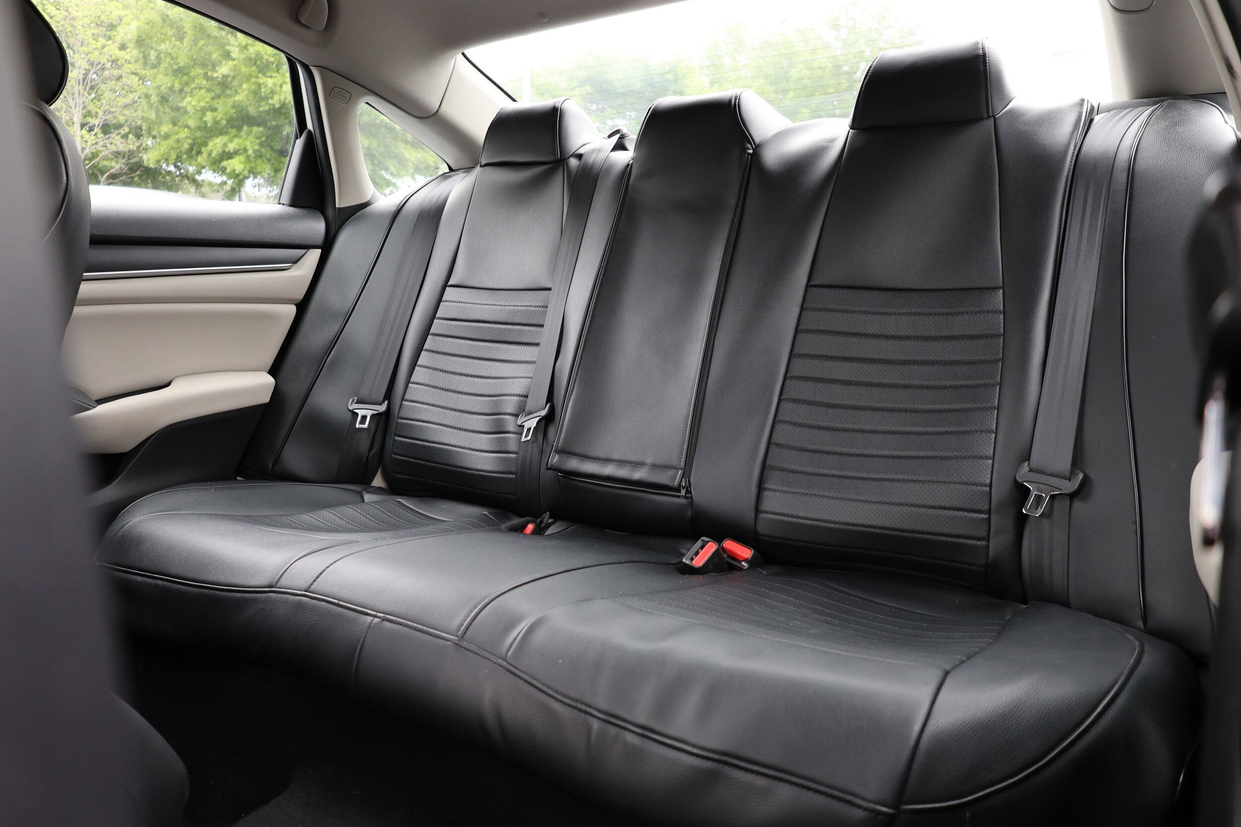 2018 Honda Accord LX 1.5T photo 3