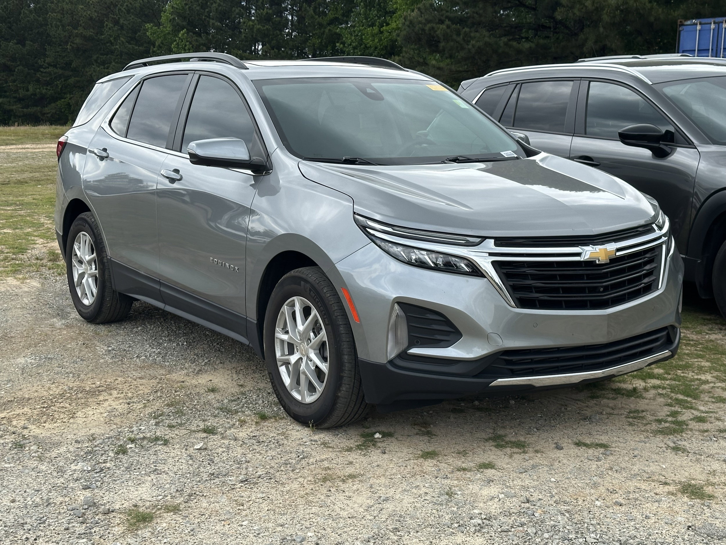 2024 Chevrolet Equinox LT photo 2