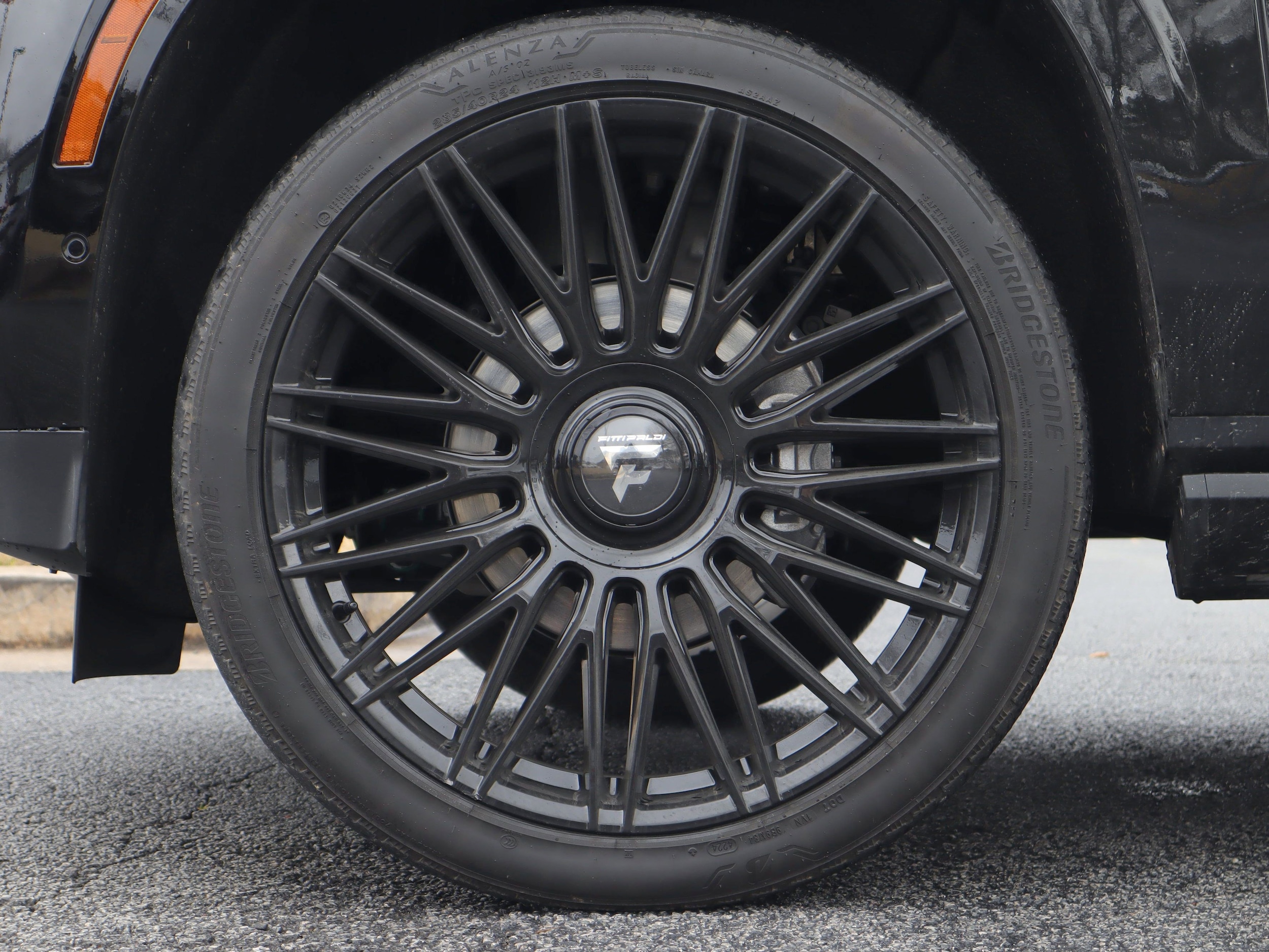 2025 GMC Yukon XL Denali Ultimate photo 6