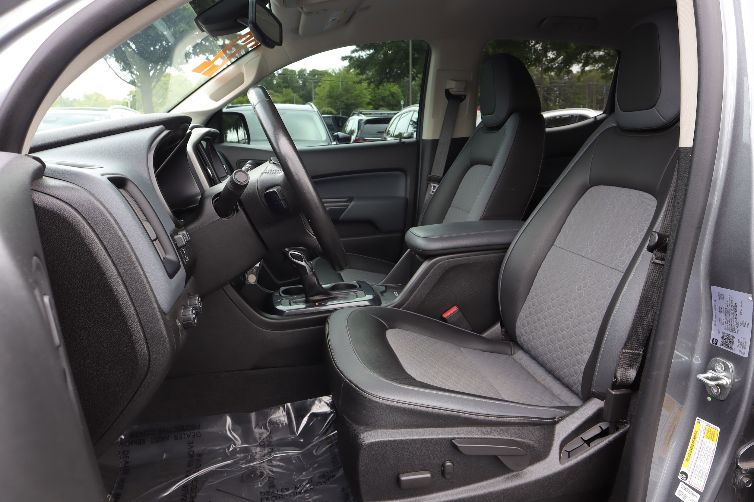 2022 Chevrolet Colorado 4WD Z71 photo 3