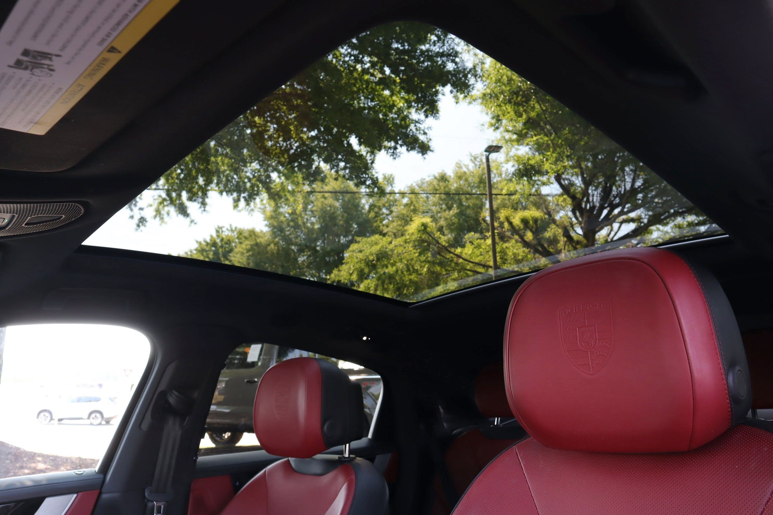 2024 Porsche Cayenne photo 6