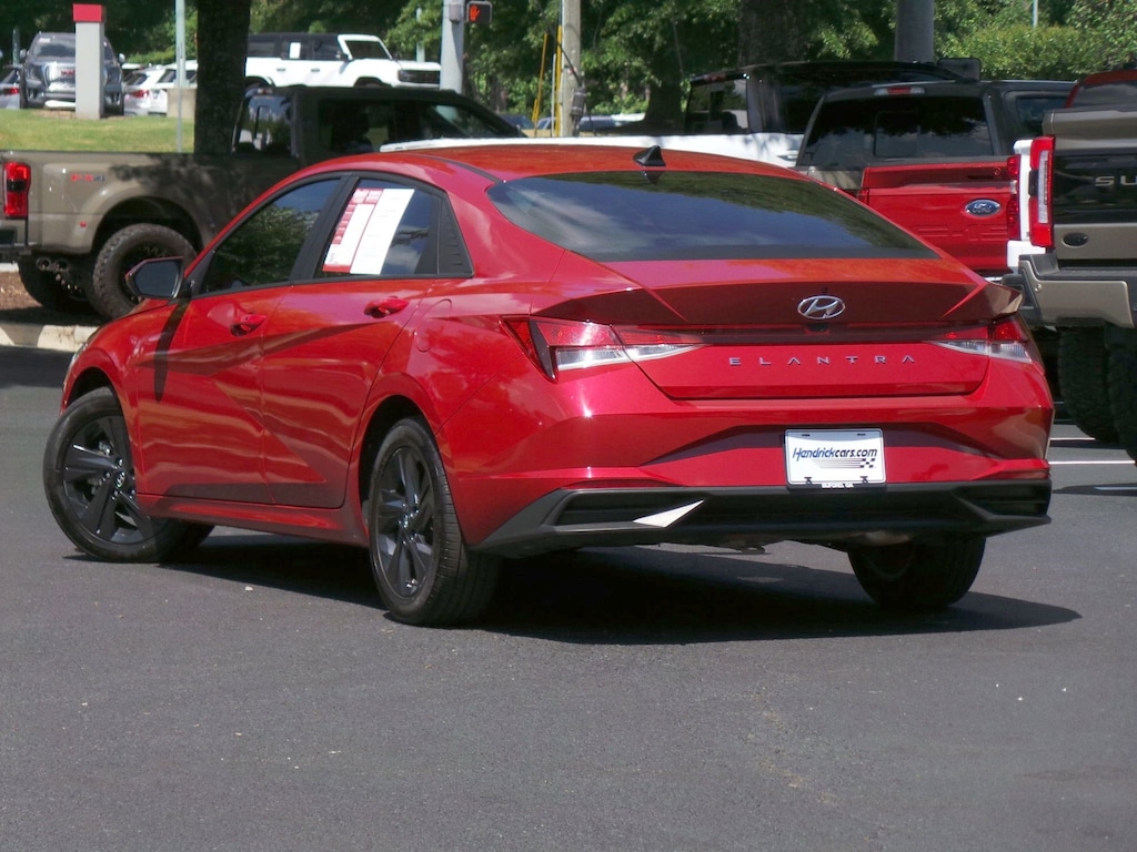 Used 2022 Hyundai Elantra SEL Sedan