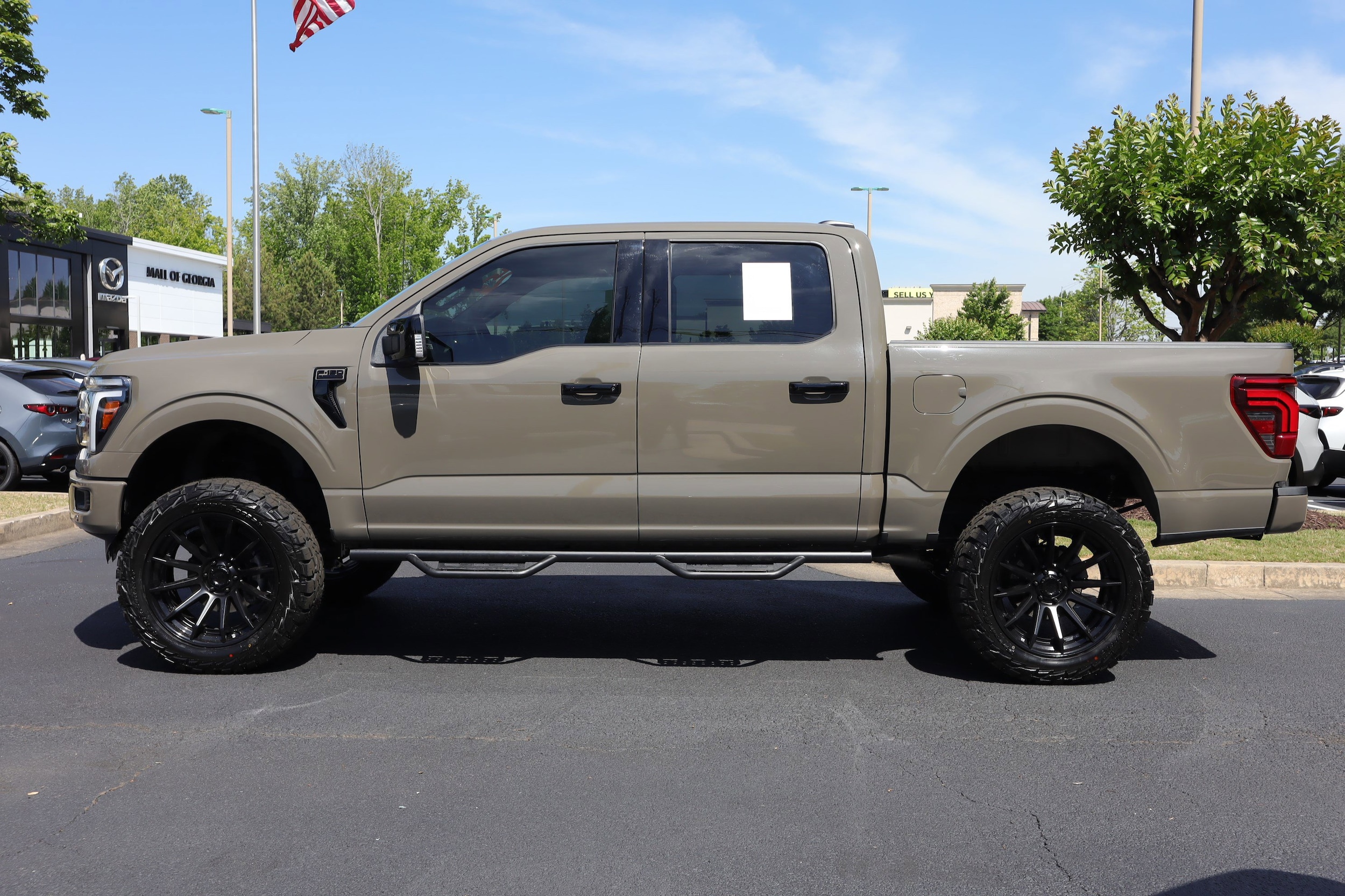 2025 Ford F-150 LARIAT photo 4