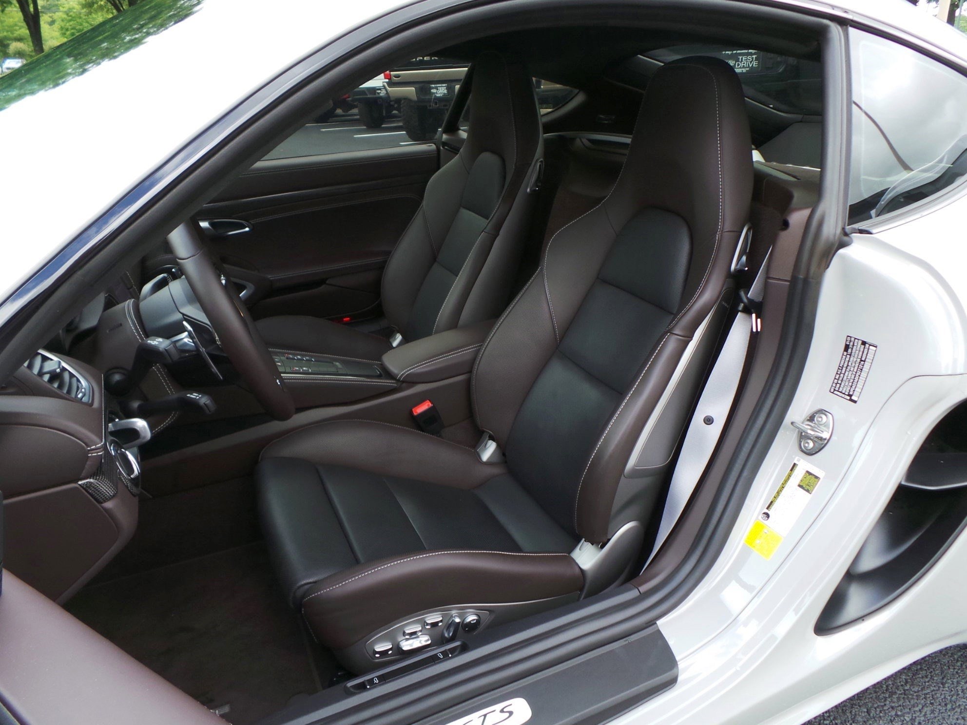 2023 Porsche 718 Cayman GTS 4.0 photo 3