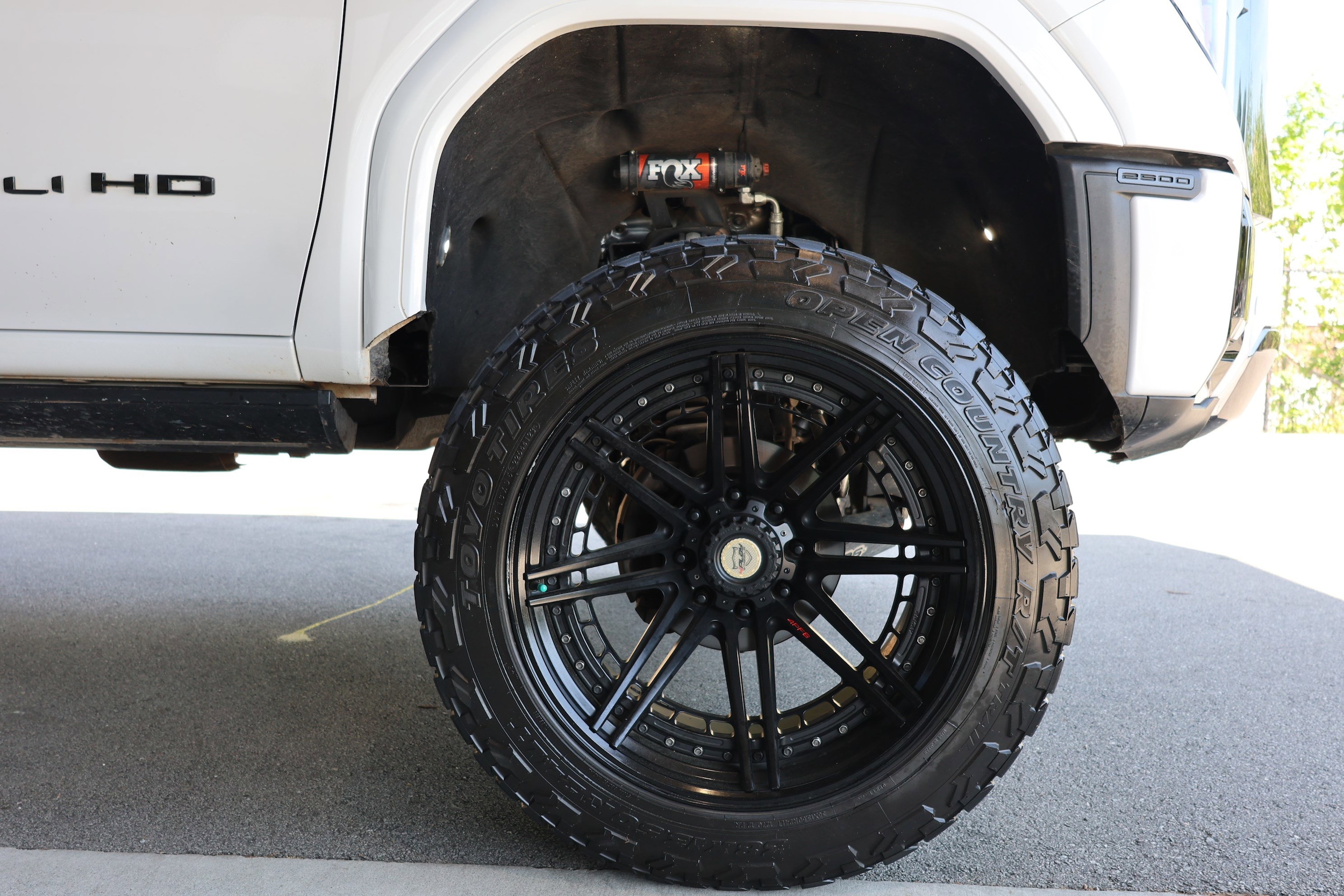 2024 GMC Sierra 2500HD Denali Ultimate photo 4